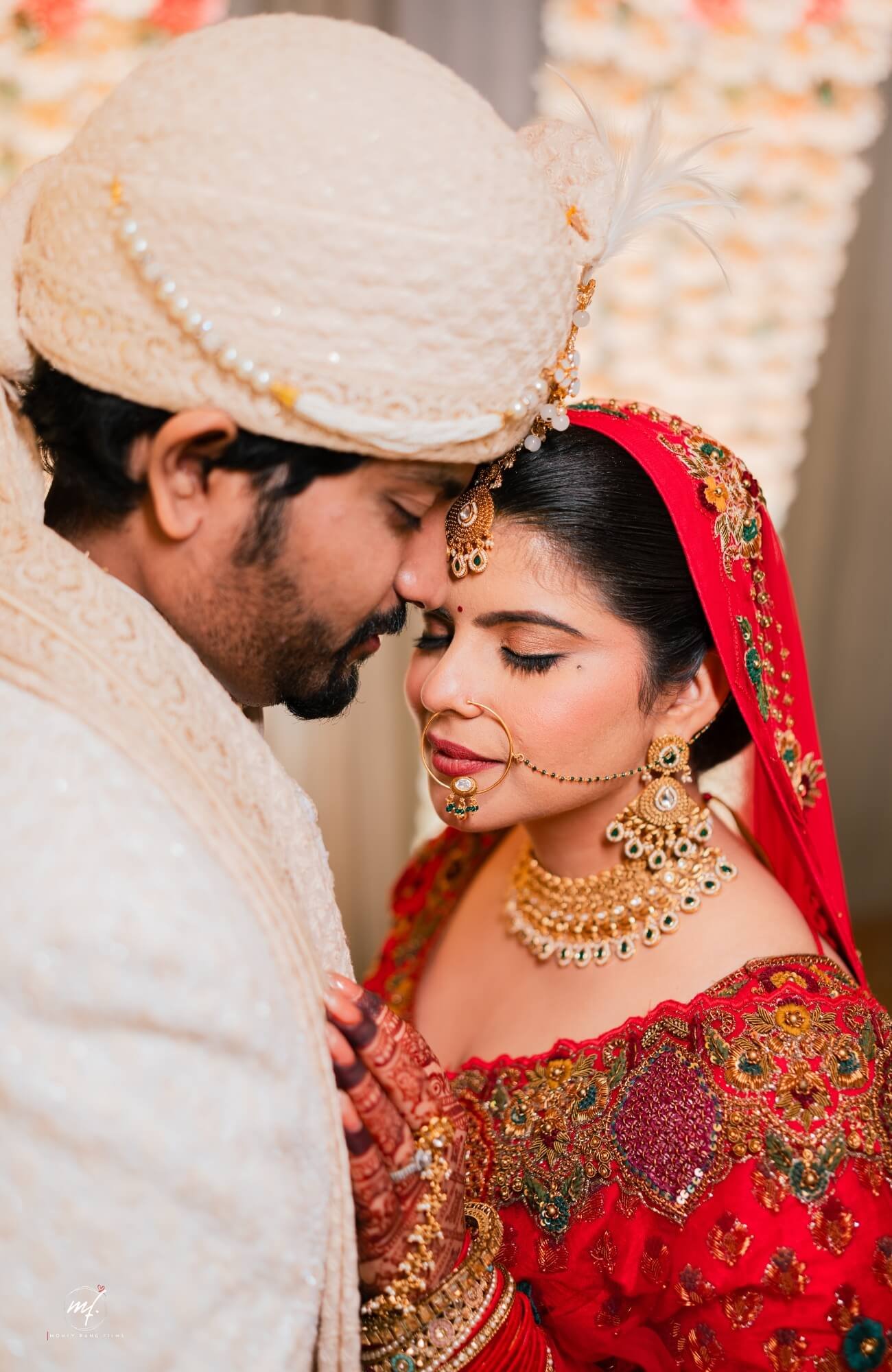 The bride walking down the aisle, beautifully captured by Mohey Rang Films’ expert wedding photographer.