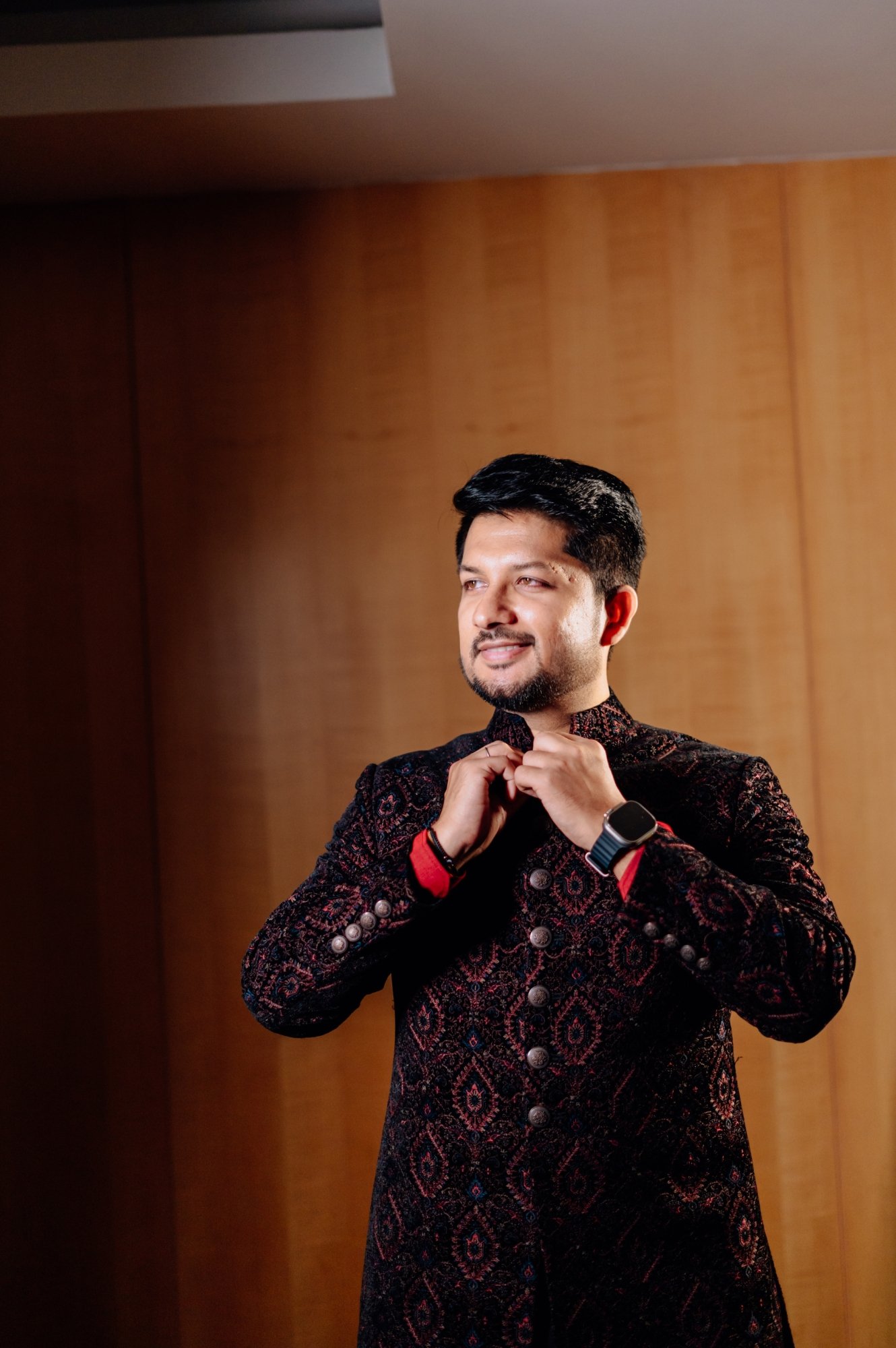 Close-up bridal portrait highlighting makeup and attire, photographed by Mohey Rang Films’ expert wedding photographer.
