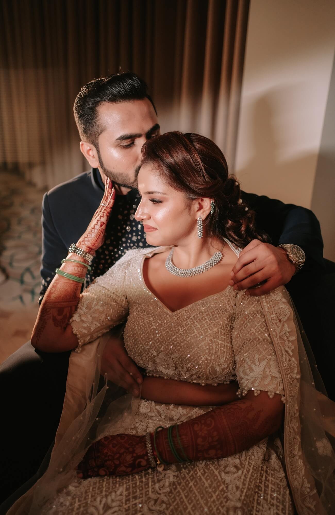 A close-up shot of bridal jewellery and makeup, captured by Mohey Rang Films, showcasing intricate details with perfect lighting and elegance.